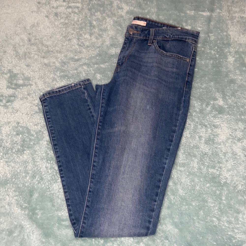 711 SKINNY LEVI JEANS